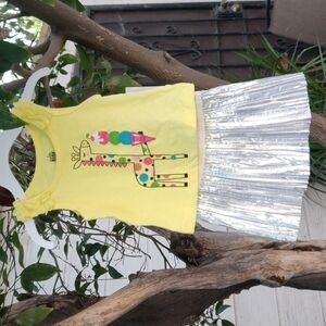 Bundle baby girl size 12M 2 pieces